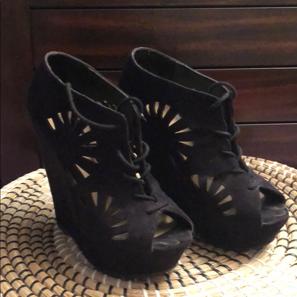 Open toed wedges